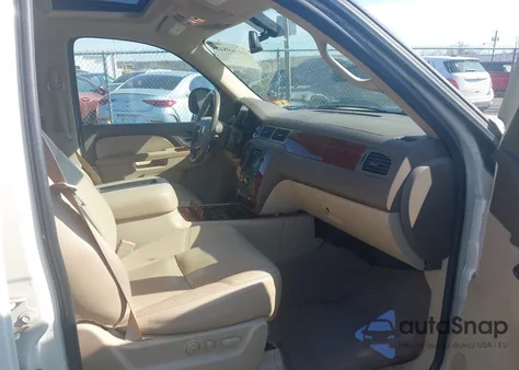 2010 Chevrolet Suburban 1500 Ltz from USA, damaged, VIN 1GNUKKE32AR282866